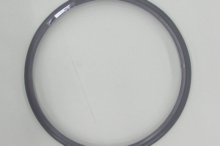 <trp-post-container data-trp-post-id='6063009'>Montagering mit Dichtung für Tankdeckel (00385551) Horsch</trp-post-container>